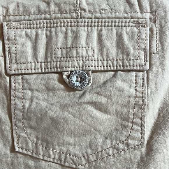 Like new khaki Levi’s - Picture 11 of 16